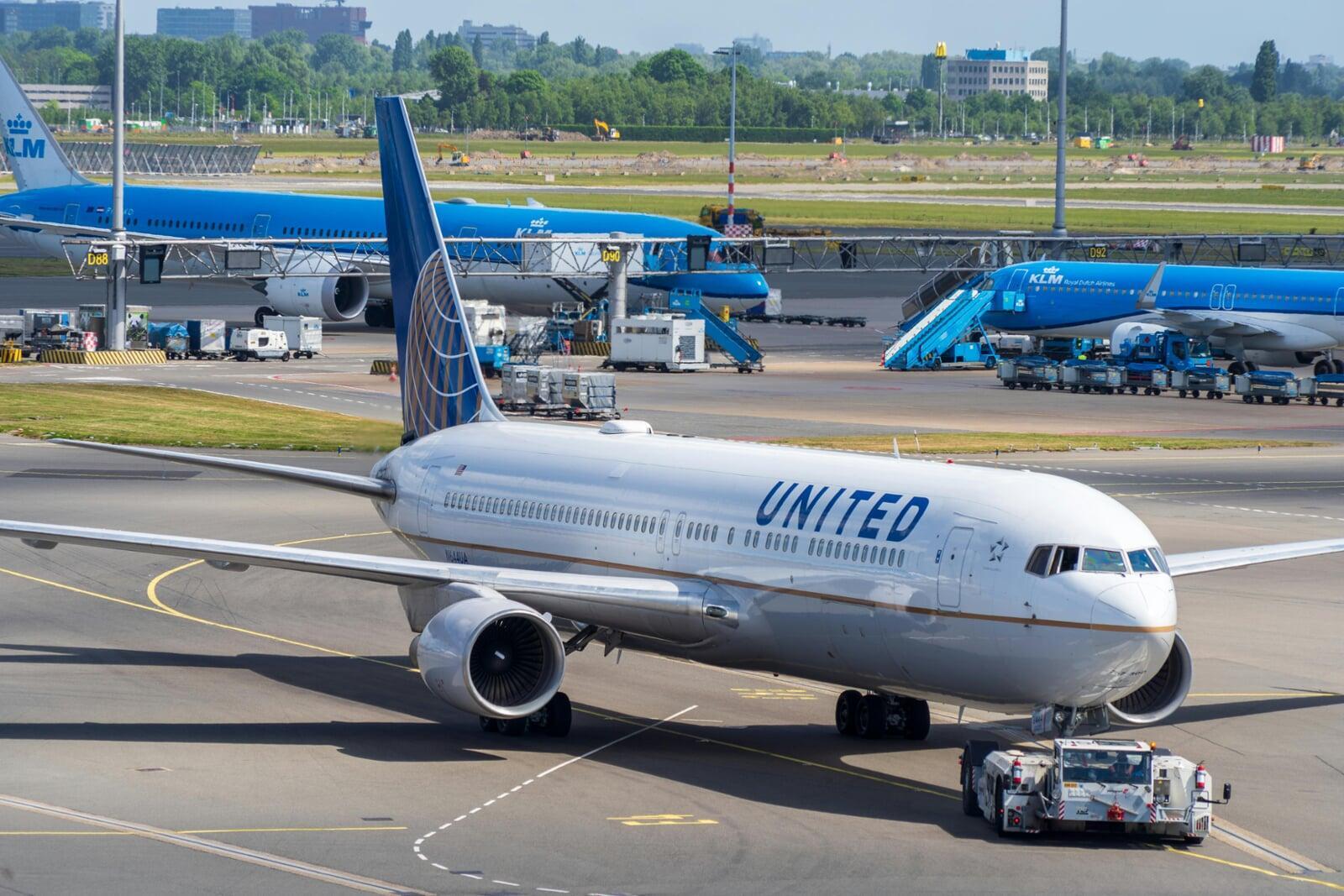 How to Get United Airlines Customer Support for Flight Changes and Refunds